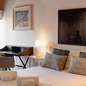 Apartment Amazing Tailor Made Penthouse With A View, Lissabon
